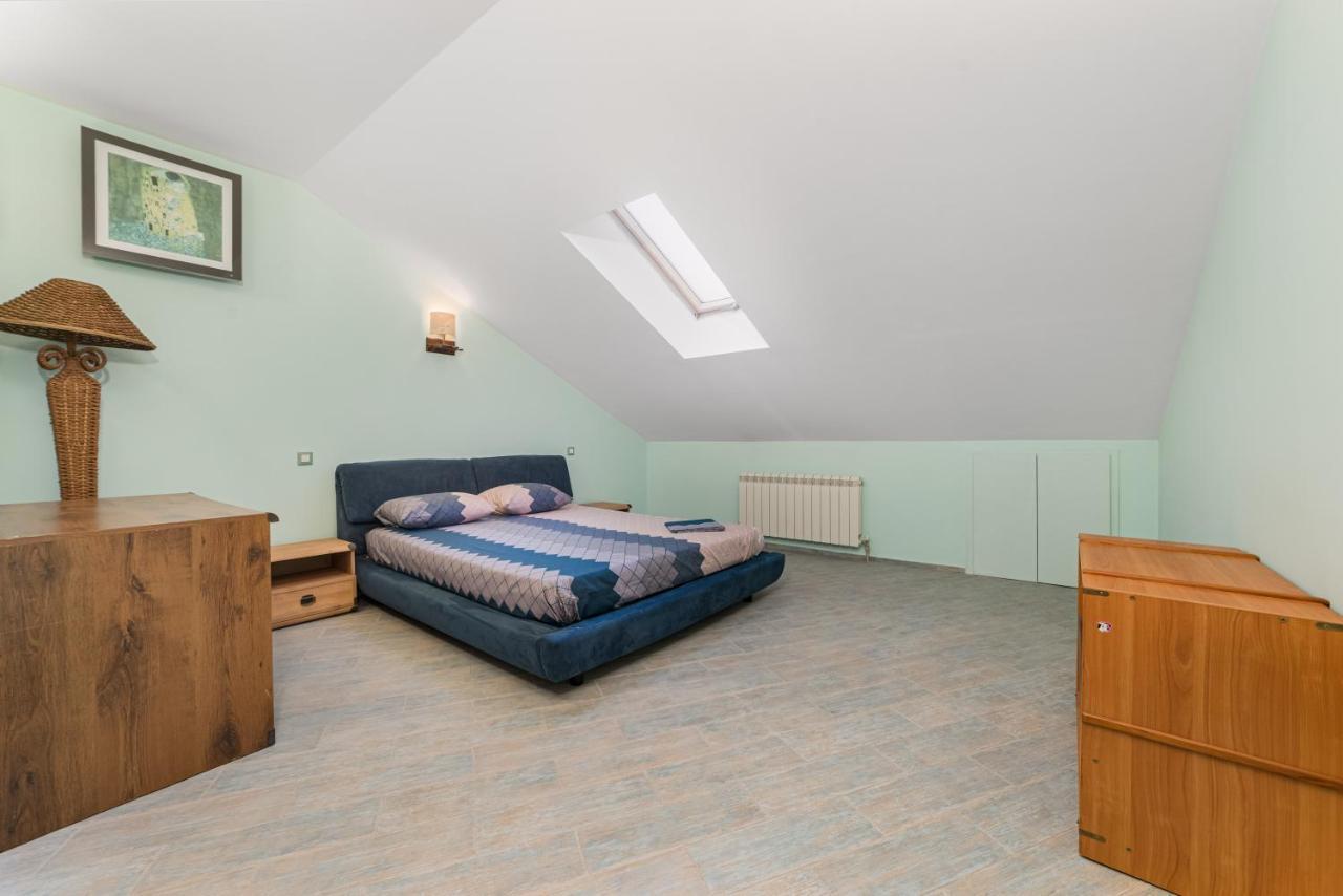 Classical Deribasivska 3-Bedrooms Apartment Odessa Extérieur photo