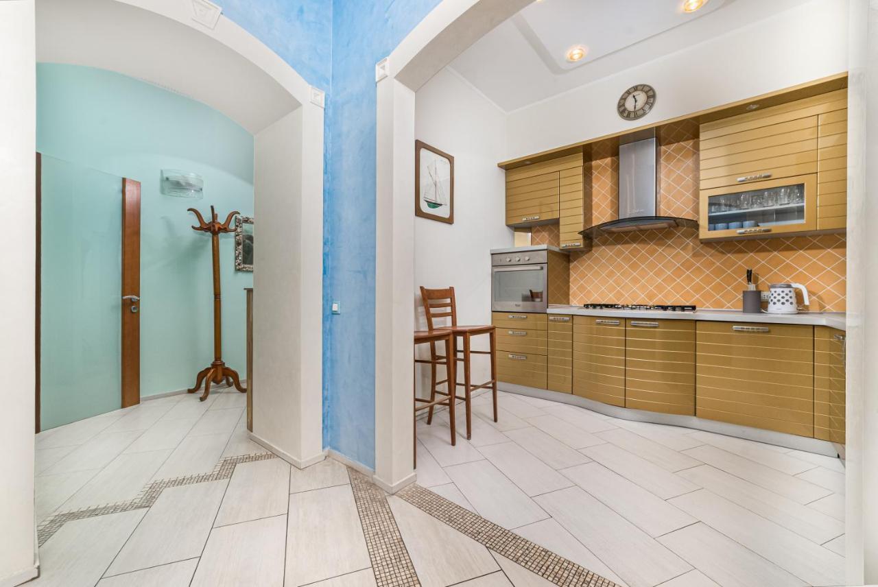 Classical Deribasivska 3-Bedrooms Apartment Odessa Extérieur photo